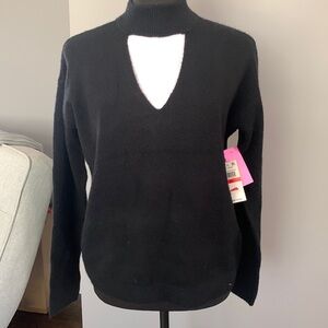 Riley & rae cut out sweater